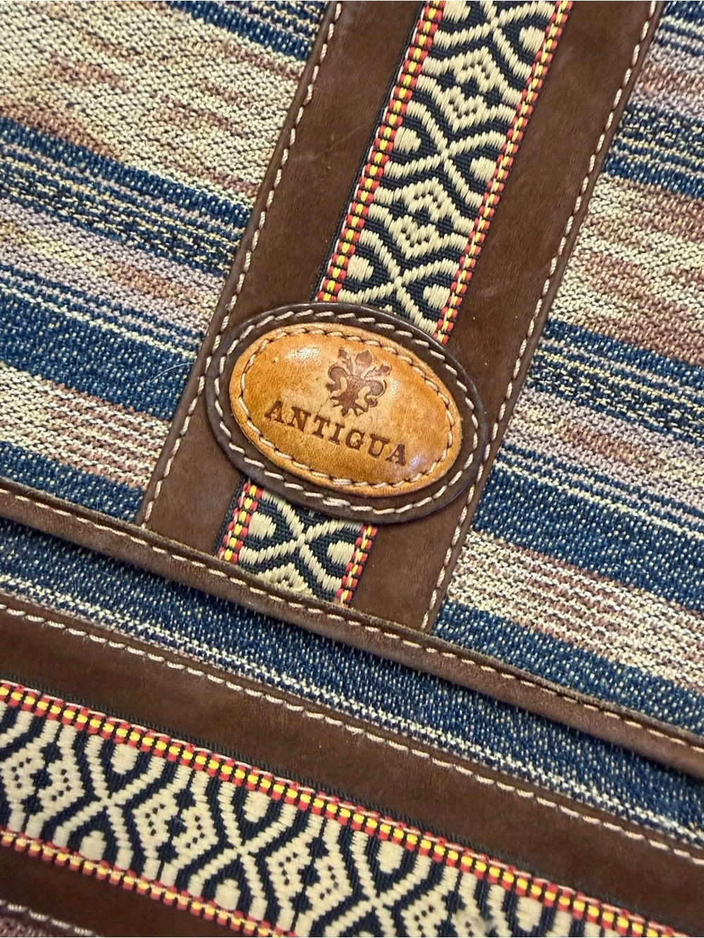 Antigua messenger bag